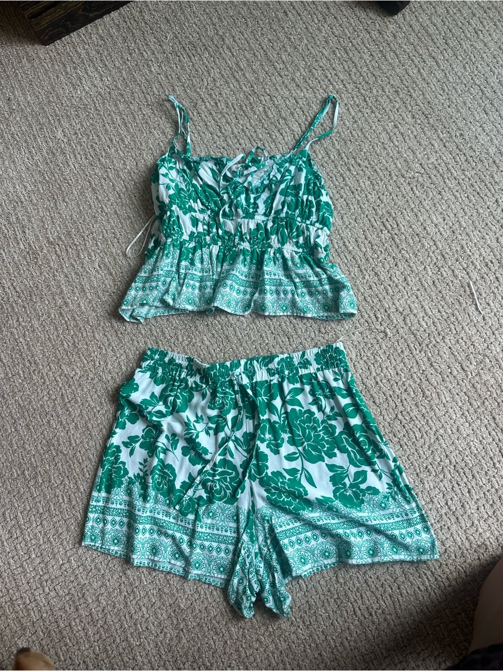 Francesca's Collections Green Floral Cami & Shorts Sleep Set